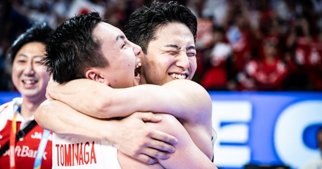 「バスケW杯大金星の立役者」22歳の2人は大の仲良し…“天才肌”の富永啓生には“努力家”の河村勇輝が必要？ 恩師が明かす正反対の性格｜Number web