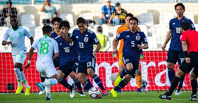 支配率23 で勝つ森保jの強者ぶり 気になるのは 27 のファウル数 サッカー日本代表 Number Web ナンバー