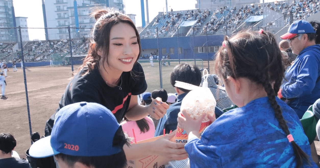 「競輪選手みたいな足だね」“セクハラおじさん”に元中日ビール売り子が本音…「二軍球場でワンオペ」仕事中にあった驚きのドラマ「プロポーズの相談を…」