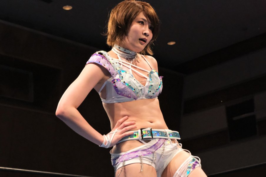 安納サオリ「誰よりも目立って、一目惚れさせる」 華やかさの裏で、人気女子プロレスラーが明かした“苦悩と決意”「遠慮なんかしてられない」<Number Web> photograph by Norihiro Hashimoto
