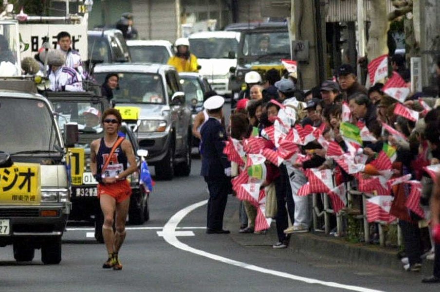 箱根駅伝とアクシデント「見たくないという声も聞くが…」徳本一善、中村祐二の“大ブレーキ”を実況したアナウンサーはどう思っていた?<Number Web> photograph by JIJI PRESS