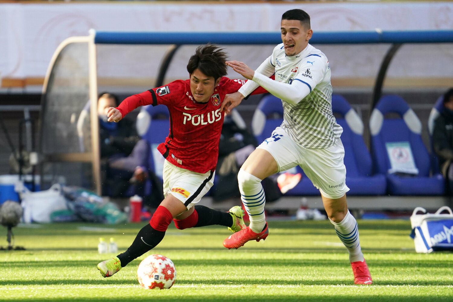 関根はこの日、先制点につなげるなど果敢な突破を見せた ©Etsuo Hara/Getty Images