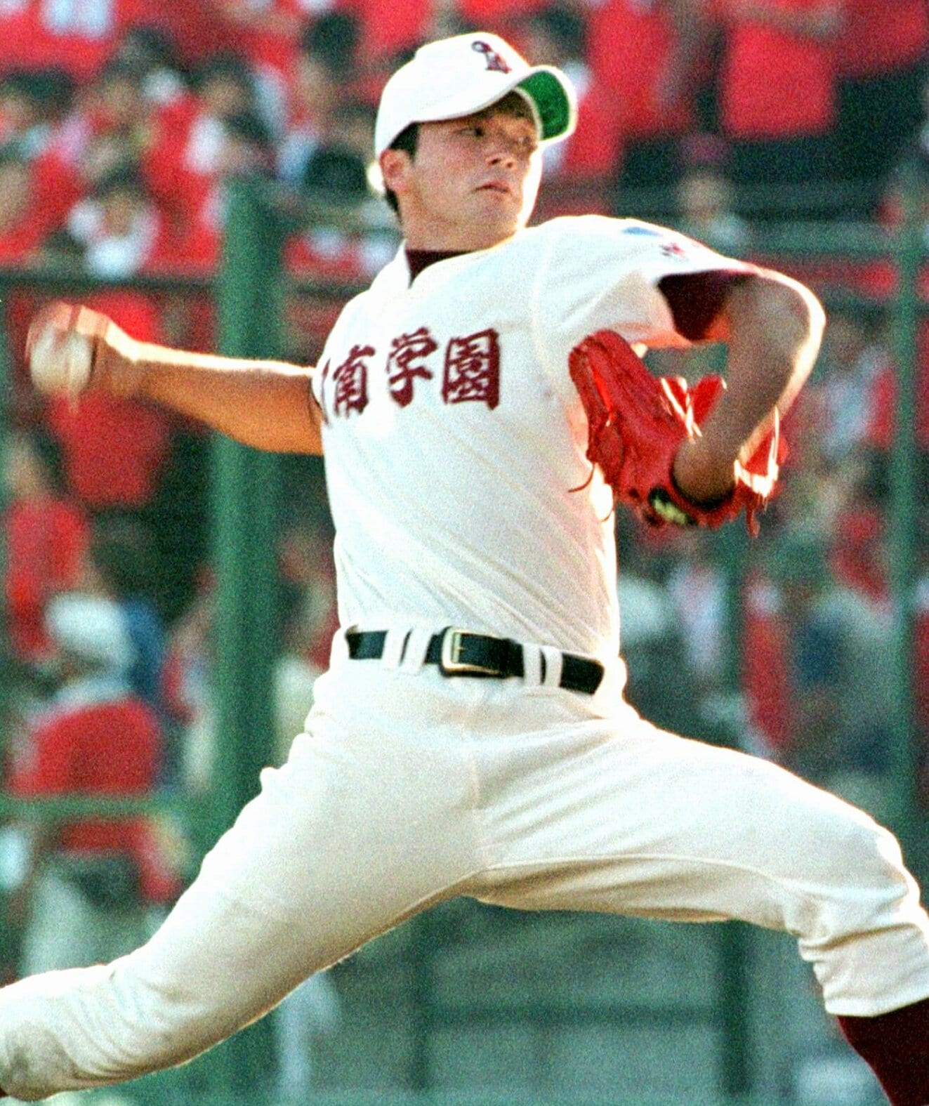 2001年夏の甲子園、寺原隼人（日南学園）。当時の甲子園新記録となる154キロを記録。アトランタ・ブレーブスのスカウトのスピードガンでは158キロを計測している　©JIJI PRESS