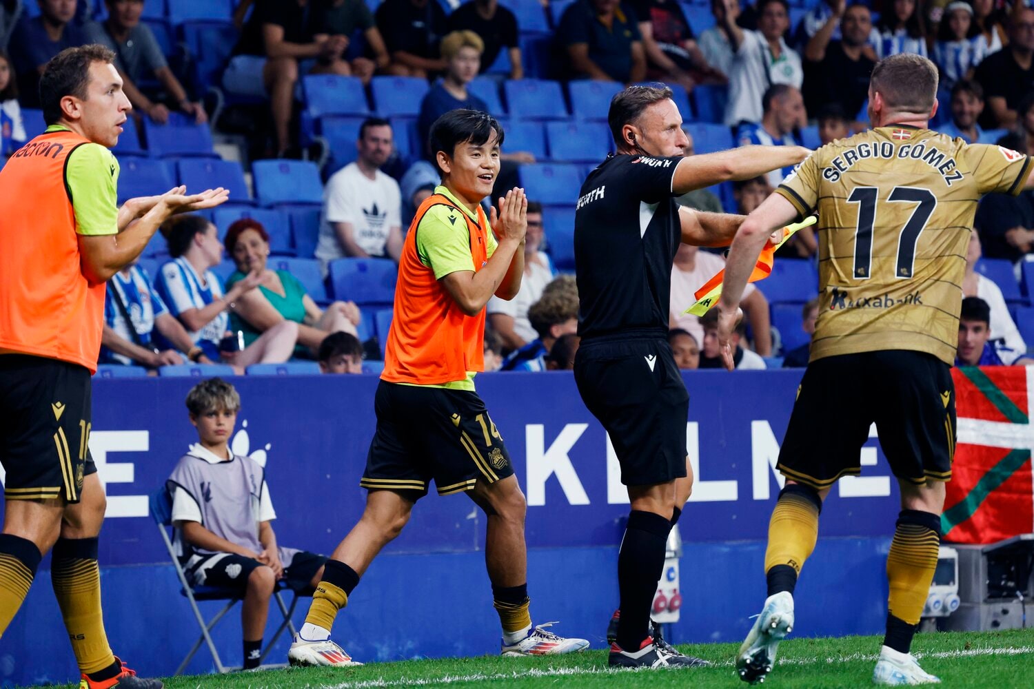 チームの勝利のため、審判にも果敢に抗議