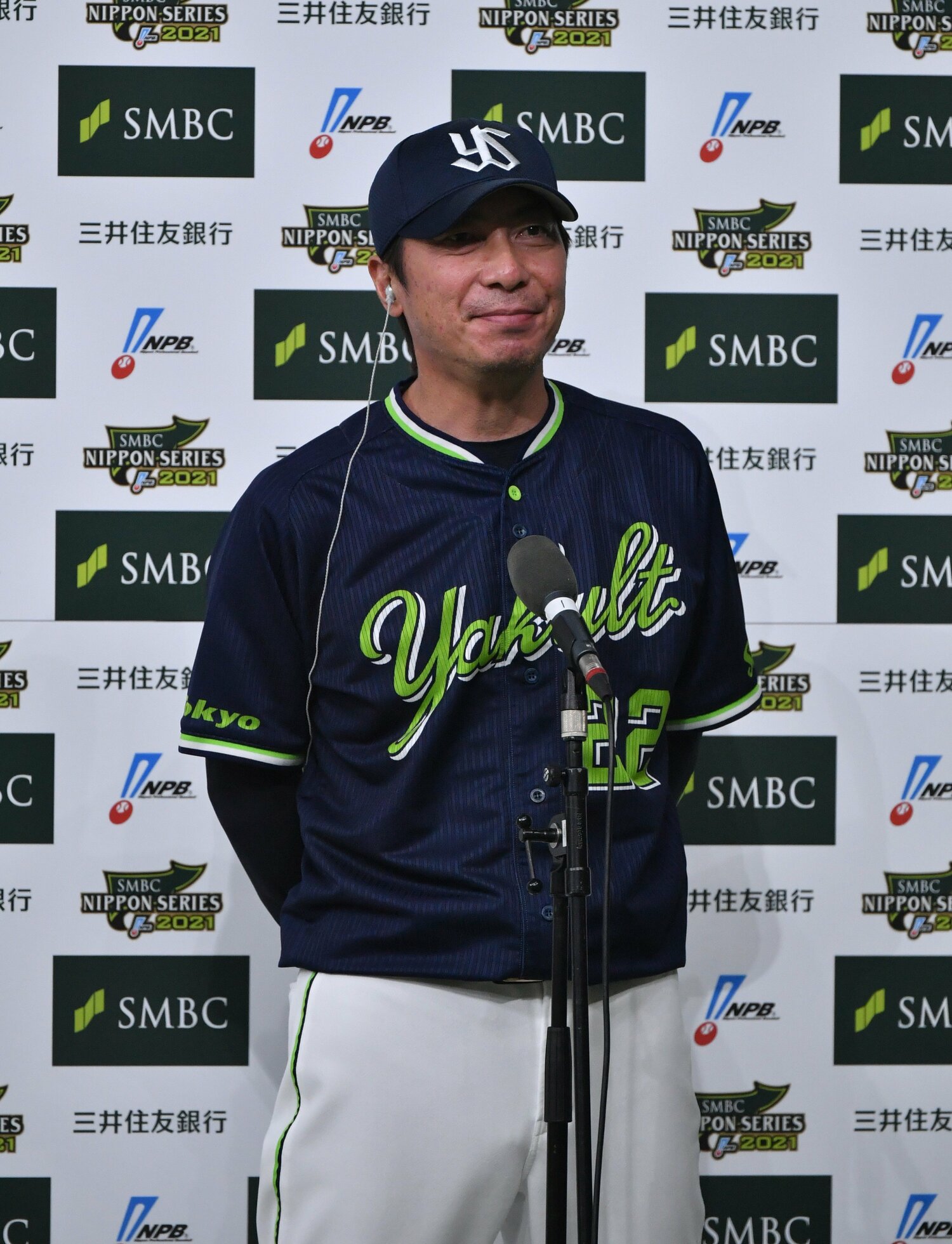 オリックスとの日本シリーズ第2戦に勝利し、インタビューに答えるヤクルトの高津臣吾監督　©Hideki Sugiyama
