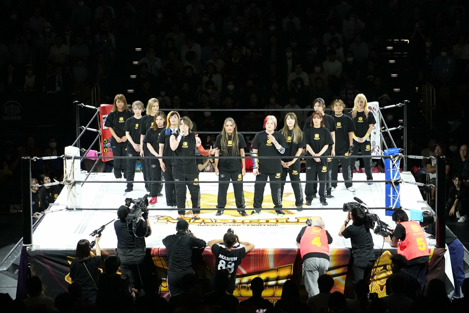 マリーゴールド旗揚げ戦の入場式。5月20日、後楽園ホール　©Masashi Hara