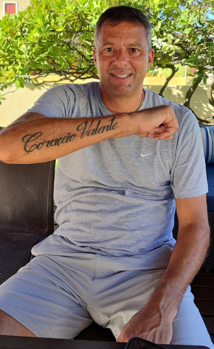 右腕に自身の代名詞である「コラソン・ヴァレンチ」のタトゥー　©Hiroaki Sawada