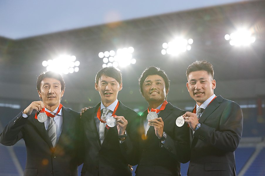 北京五輪4継の日本の“繰り上げ”銀。原因の選手は「何も話したくない」。＜Number Web＞ photograph by AFLO