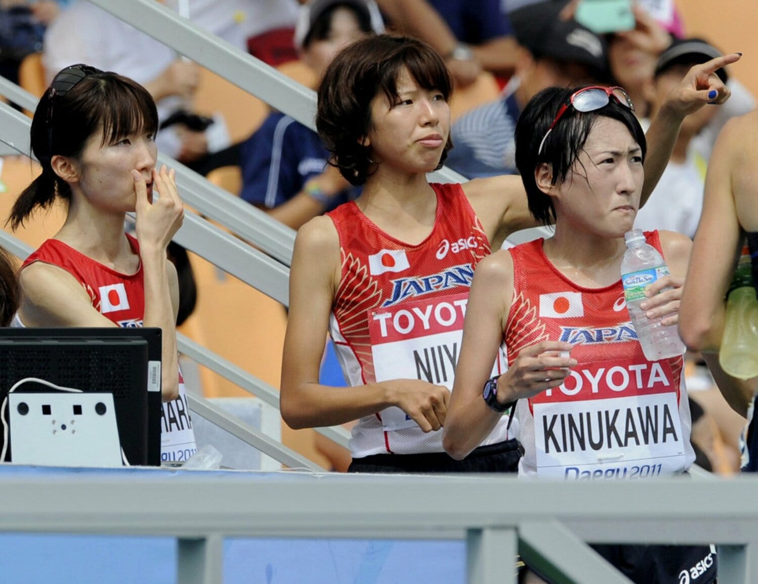 2011年の大邱世陸では現1万ｍ日本記録保持者の新谷仁美（中央）とともに5000ｍでも代表に選ばれている　©JIJI PRESS