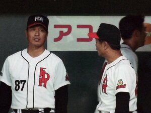 「もしもし、王です」「どちらにお掛けですか?」“優勝請負人”にホークス王貞治からまさかの電話…そして野村克也が「考え直せ!」と言ったワケ