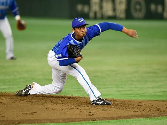 観衆20人、報道2組、夜遊び無し。DeNA秋キャンプがストイックだ!<Number Web> photograph by Naoya Sanuki