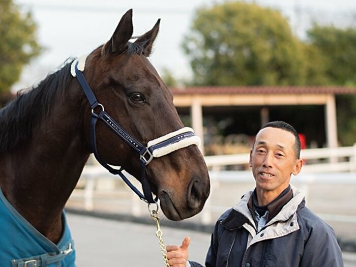 「頑張ったね」サクセスブロッケンの“誘導馬引退”と最後のキス ダービーの夢を叶えたふたりが歩むそれぞれの道<Number Web> photograph by Ryosuke Kaji