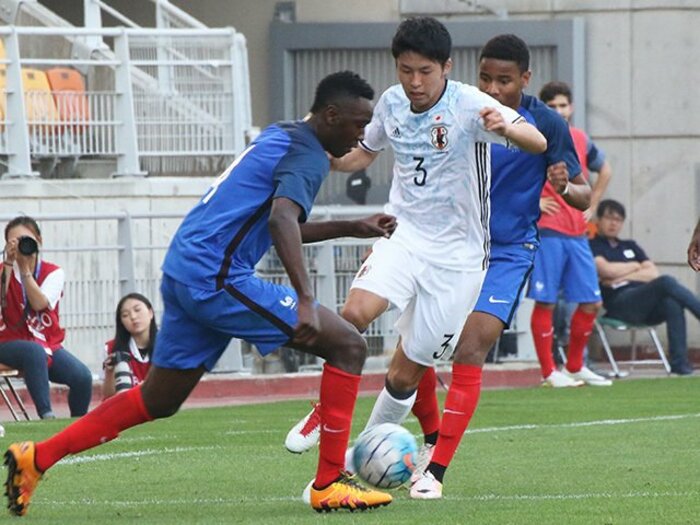 U-19代表がフランスに1-3完敗。ボランチ中山雄太は何を感じた?<Number Web> photograph by Takahito Ando