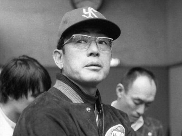 「あんな男が、ジャイアンツのユニフォームを着ていていいのか？」広岡達朗が大乱闘に激怒…八重樫幸雄が見た“笑わない監督”のヤクルト時代＜Number Web＞ photograph by KYODO