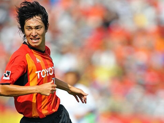 攻守の完成度は抜群、優勝が見えたグランパス。～ストイコビッチのブレない舵とり～＜Number Web＞ photograph by Hiroyuki Setsuda