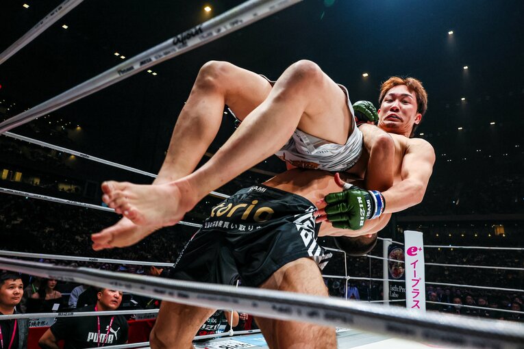 衝撃的だったシェイドゥラエフのジャーマンスープレックス　©RIZIN FF Susumu Nagao