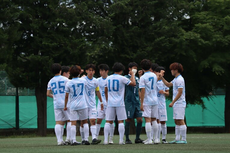 成蹊大学戦に臨む東京大学イレブン　©︎Masayuki Suzigono