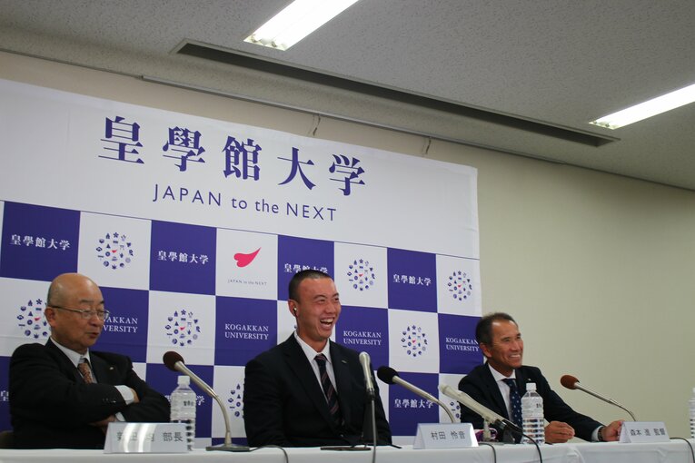 自分が特集されている「ドラフト特番」を観る