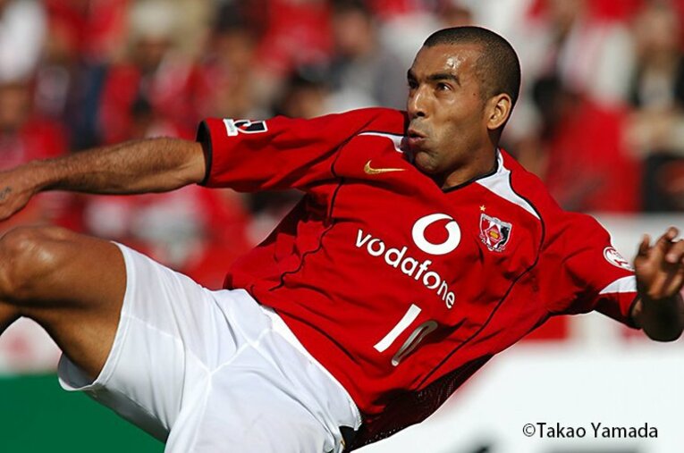 浦和時代のエメルソン　©Sports Graphic Number