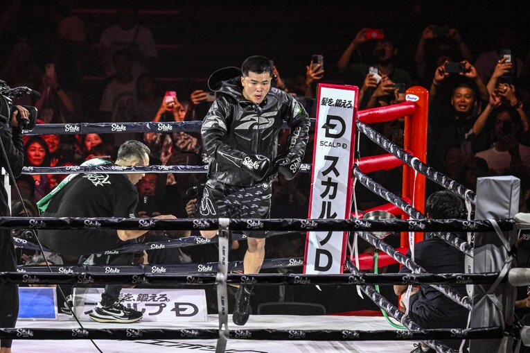 リングインする那須川天心　©Takuya Sugiyama