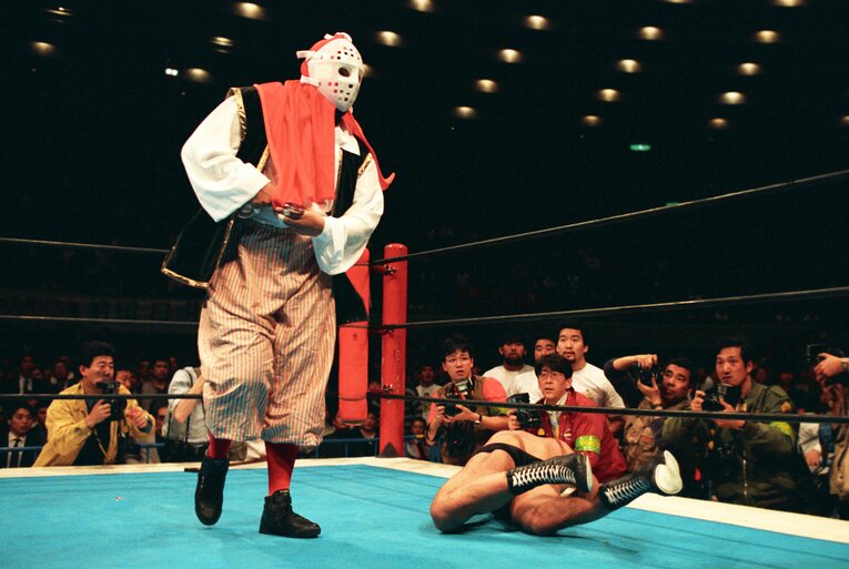 3月26日、『INOKI闘魂LIVEパート2』で突如乱入した謎の怪覆面「海賊男」　©Essei Hara