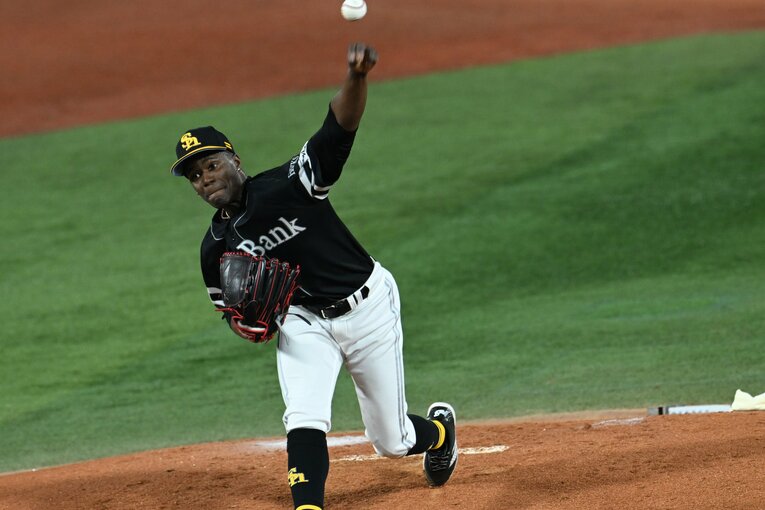 日本シリーズ第2戦、力投するリバン・モイネロ　©︎Naoya Sanuki