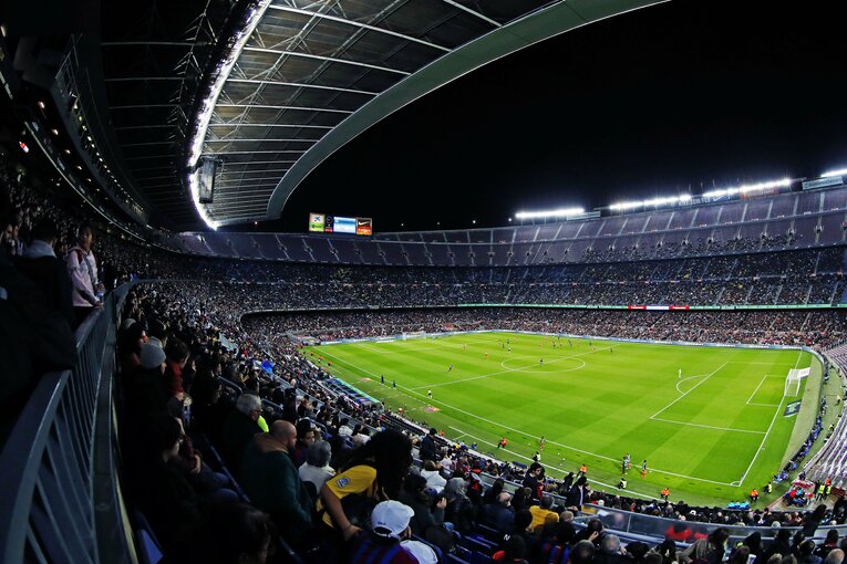 W杯ブラジル戦のウラで「バルサ女子がカンプノウで4万6967人」盛況なワケ… メッシ後に君臨する“女王”、熊谷紗希が見せた悔しさ(2)