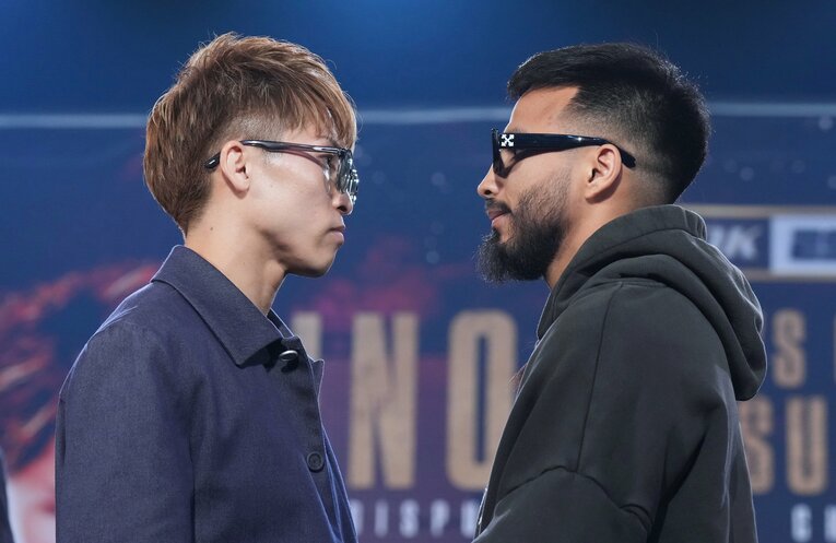 試合前々日の会見でのフェイスオフ　©Naoki Fukuda