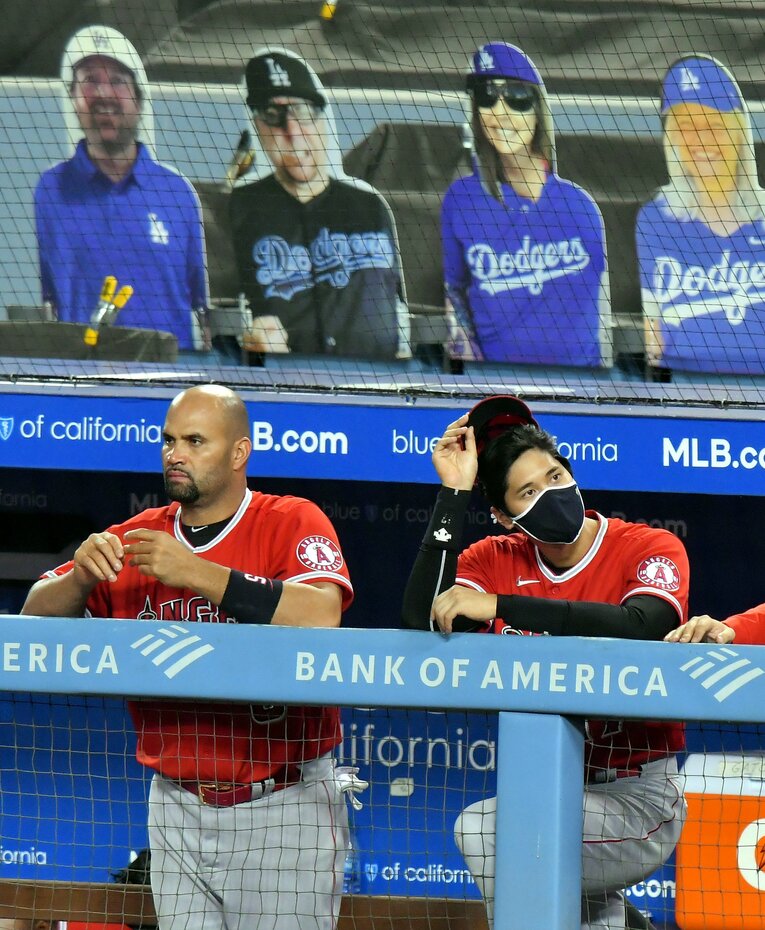 コロナ禍で60試合制となった2020年、大谷は投打ともに苦しんだシーズンとなった　©JIJI PRESS