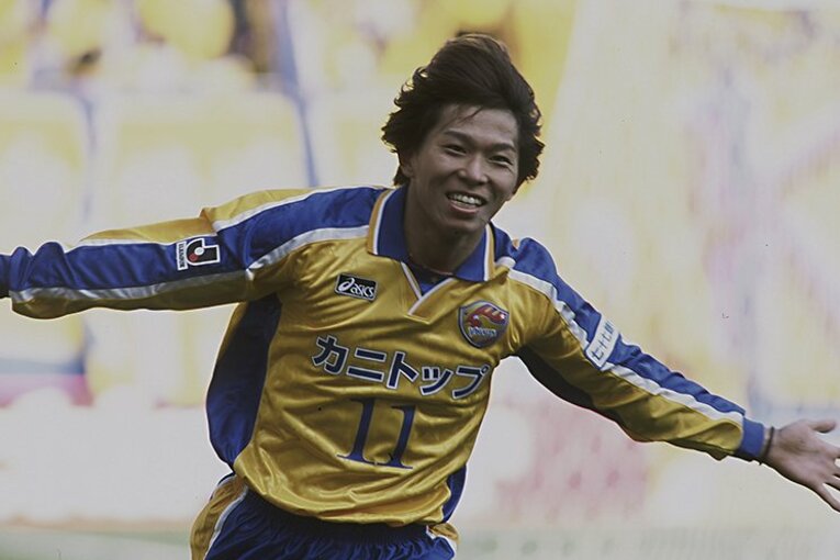 2003年に期限付き移籍した仙台で才能が開花。翌年J2に降格したチームに残留し、リーグ20得点をマーク　©J.LEAGUE