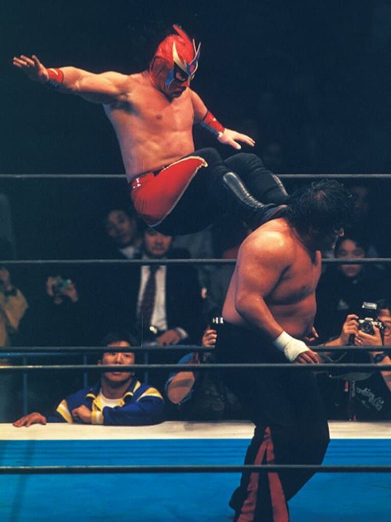 友・橋本真也と意地の真っ向勝負！ヘビー級王者に獣神が挑んだ伝説の夜。(4)