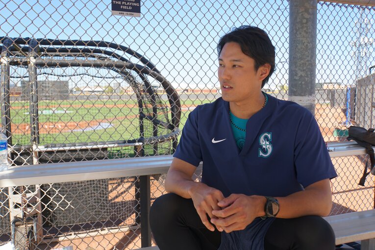 2月末、キャンプ地のアリゾナで取材に応じた藤浪晋太郎 ©NumberWeb