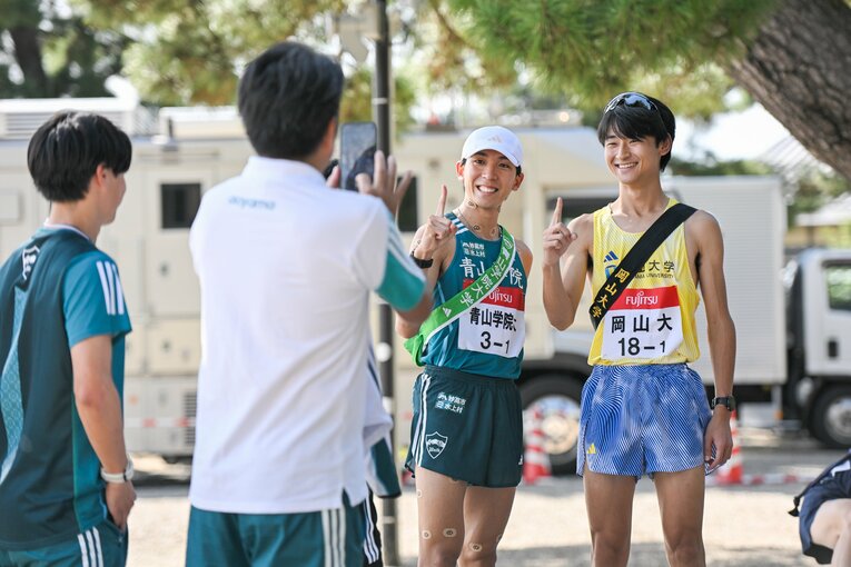 元チームメイトで現在は岡山大に編入した石鍋颯一と出雲駅伝で再開　©Nanae Suzuki