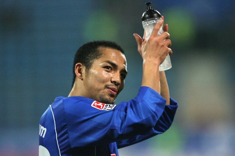 2008年から約2年間、ボーフムでプレーした小野。怪我で出番は限られたが、ピッチに立てば華麗なプレーでファンを魅了した ／ photograph by Getty Images