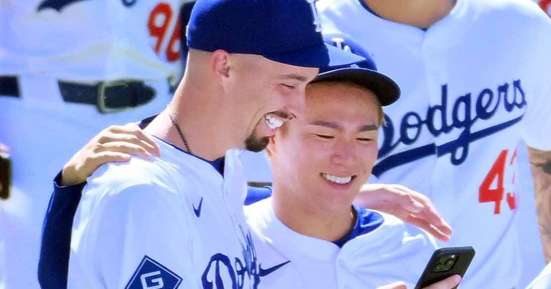 山本由伸選手のBIG顔パネル HATTRICK（ハットトリック）-挑戦者の想いをファンへ届ける公式