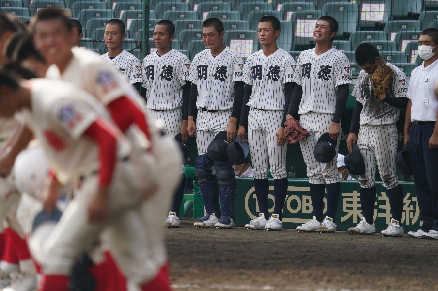 明徳義塾監督は 2番のバスターは想定外 4番に申告敬遠のつもりだった 智弁学園の打順変更がハマって 岡本和真超え 高校野球 Number Web ナンバー