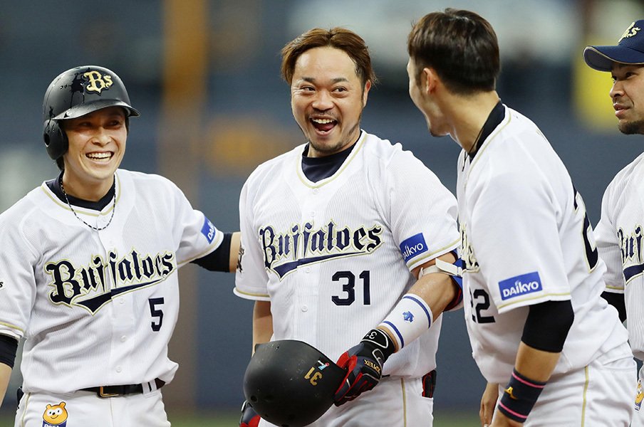 10年前の恩義を福良監督に返す時。小谷野栄一が乗り越えた引退危機。<Number Web> photograph by Kyodo News