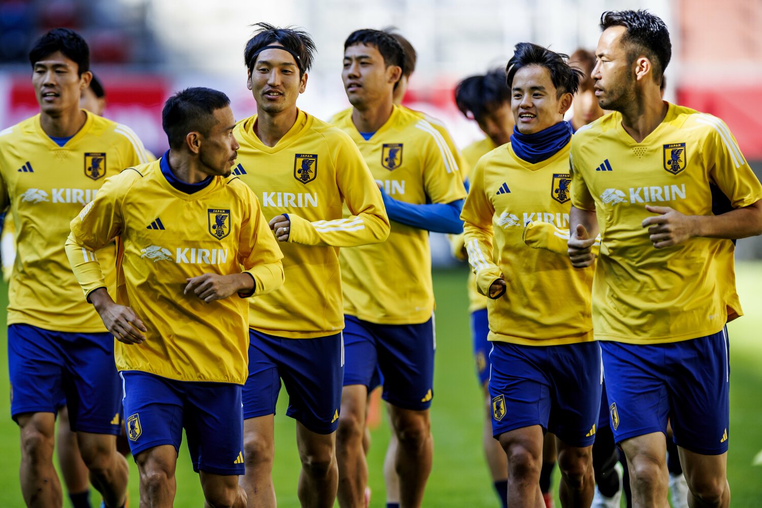 9月のドイツ遠征。長友が「若い選手からすごくいい意見が出ている」と語った通り、練習でも雰囲気のよさが感じられた　©Kiichi Matsumoto