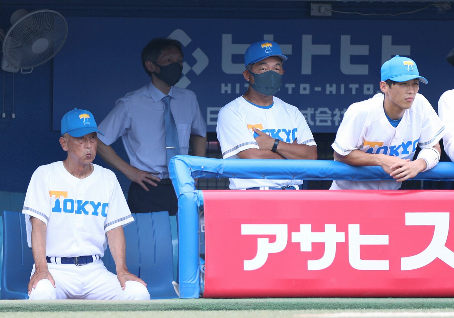 現在は東大監督として手腕をふるう井手氏（左）　©︎JIJI PRESS