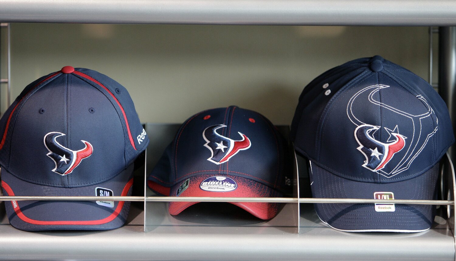 エディーさんが一時期かぶっていたヒューストン・テキサンズのキャップ　©Getty Images