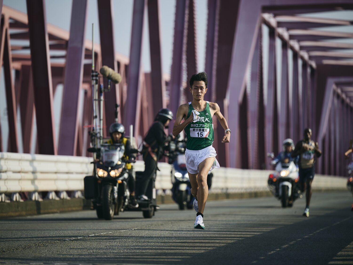 ベットを抜き去った前田 ©Yuki Suenaga