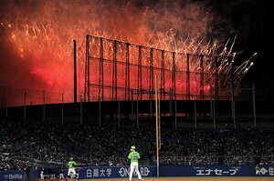 【必見】神宮の珍事で嵐ファンと野球ファンが“場外乱闘”？ 次々起こる“事件”経て、なぜか「アラフェス2020」観ることに