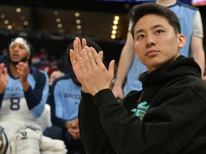 「後世に繋いでいきたい」23歳河村勇輝が憧れた“小さなスター”たち…田臥勇太、アイザイア・トーマス「河村を支えてきた“貪欲な学びの姿勢”」＜Number Web＞ photograph by AP/AFLO