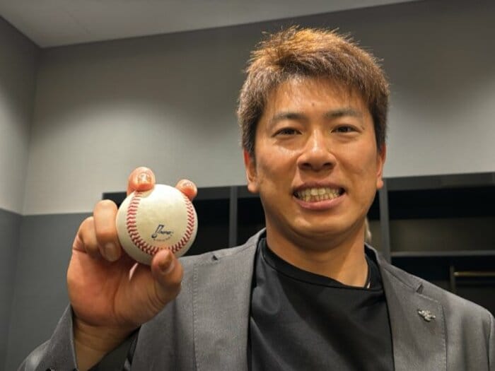 〈令和7777号〉ロッテ・角中勝也「前夜は焼肉店で…」“7だらけ”のメモリアルアーチ舞台裏「ネガティブ思考が武器」37歳の元首位打者が貫く哲学＜Number Web＞ photograph by Chiba Lotte Marines