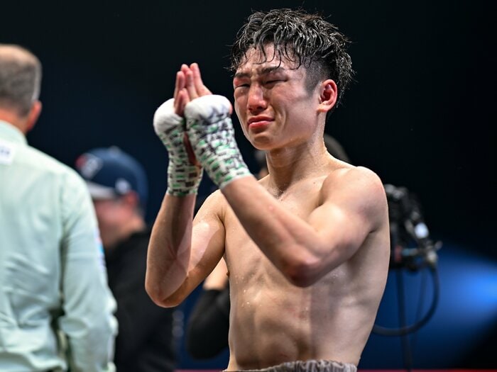 「私は拳四朗の大ファンだが」英国人記者もショックの敗戦…ボクシング寺地拳四朗“まさかの王者陥落”はなぜ起きた？「最大の弱点が致命傷になった」＜Number Web＞ photograph by Hiroaki Finito Yamaguchi