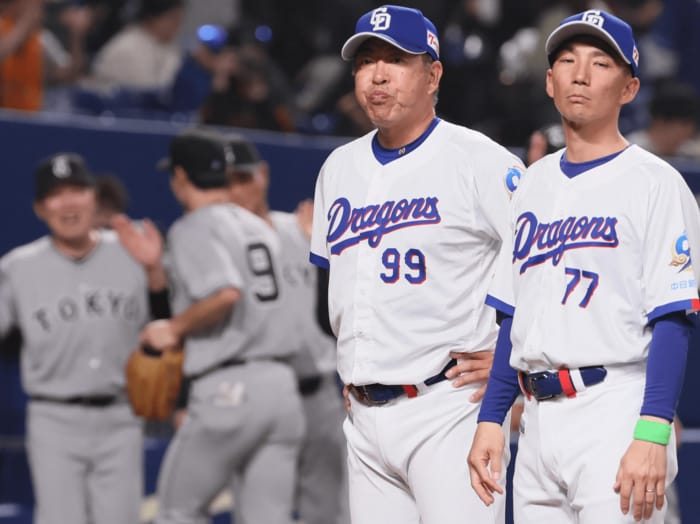 中日OBが指摘「井上監督更迭という最悪シナリオも…」Aクラス予想が“まさかの最下位”…ドラゴンズ投手陣の誤算「2人のルーキーに期待しすぎ」＜Number Web＞ photograph by Sankei Shimbun