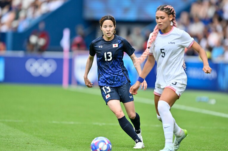 【北川ひかる＆長谷川唯の美しいプレー集】パリ五輪、ロッドマンをチェックする北川　©Takuya Nakachi/JMPA