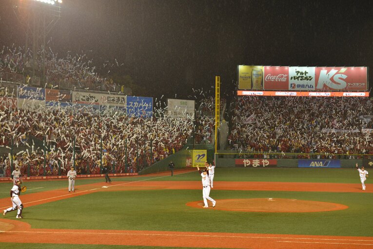 2013年楽天日本一　©Number