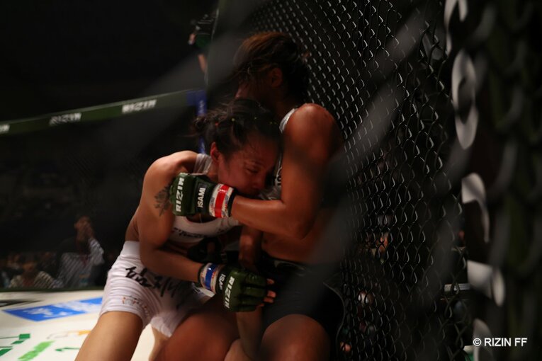 RENAvsシン・ユリ　©RIZIN FF