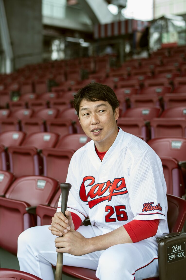 どんな瞬間も「絵になる男」広島カープ・新井貴浩監督の現役時代　©︎Takuya Sugiyama